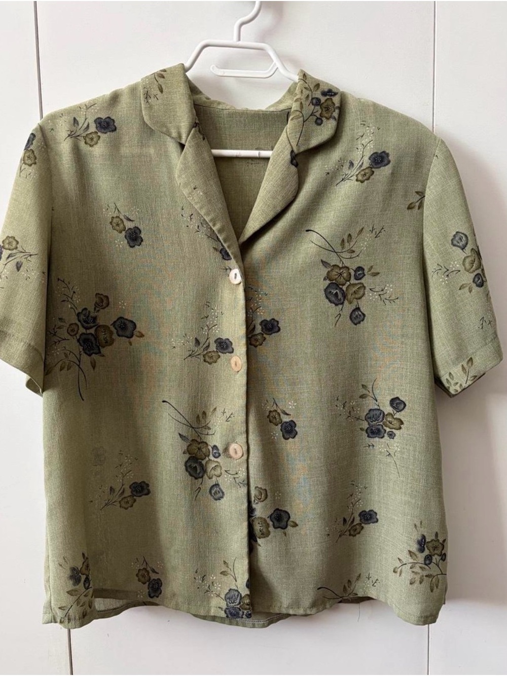 Green Floral Short-Sleeve Button-Up Shirt